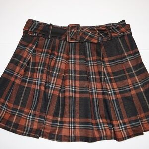JUST POLLY SHORT BELTED SKIRT SIZE Large